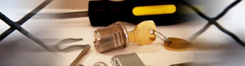 Community Locksmith Store Providence, RI 401-424-9603 - changing-locks